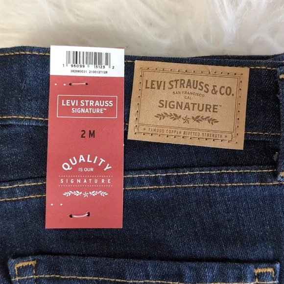 🆕 Levi's Women's Soft Stretch High Waist Skinny Jeans, Classic Dark Wash 26x30 - Picture 5 of 11